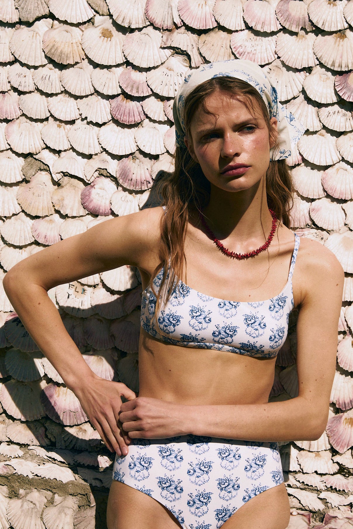 Fine strap straight top
