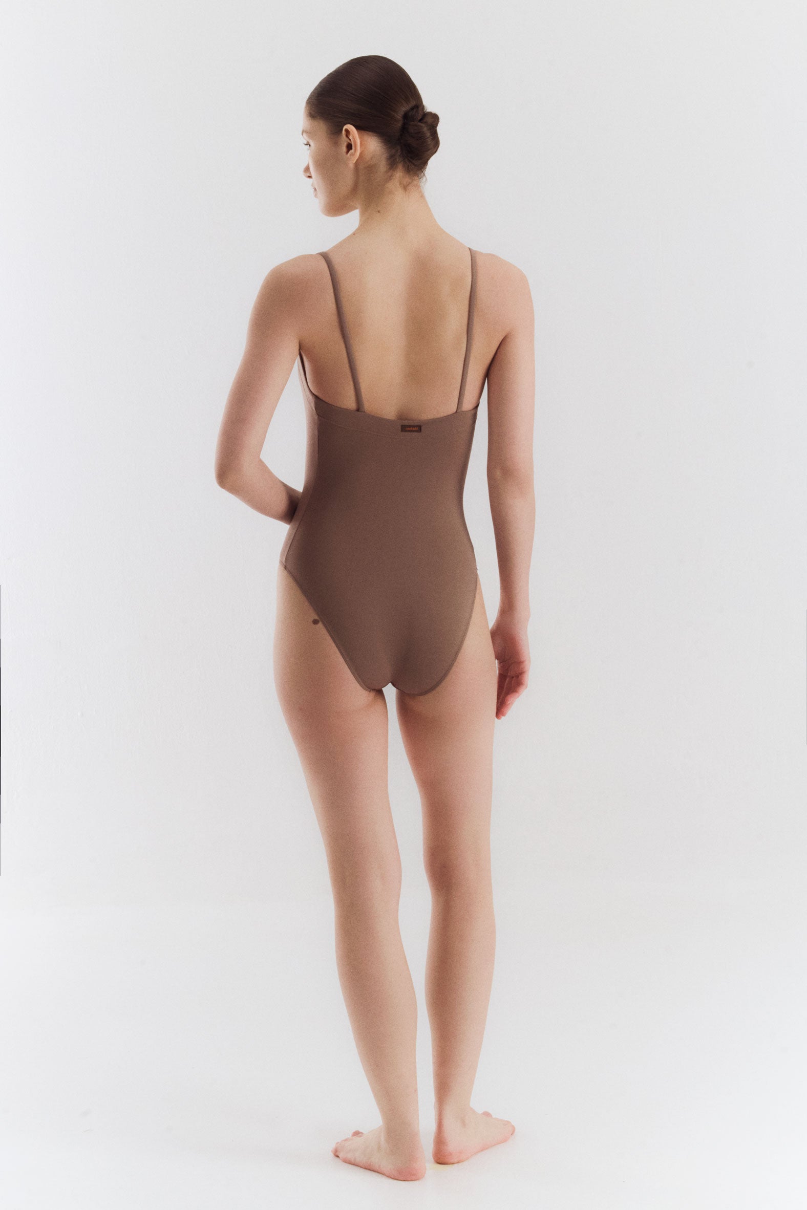 Straight-back swimsuit