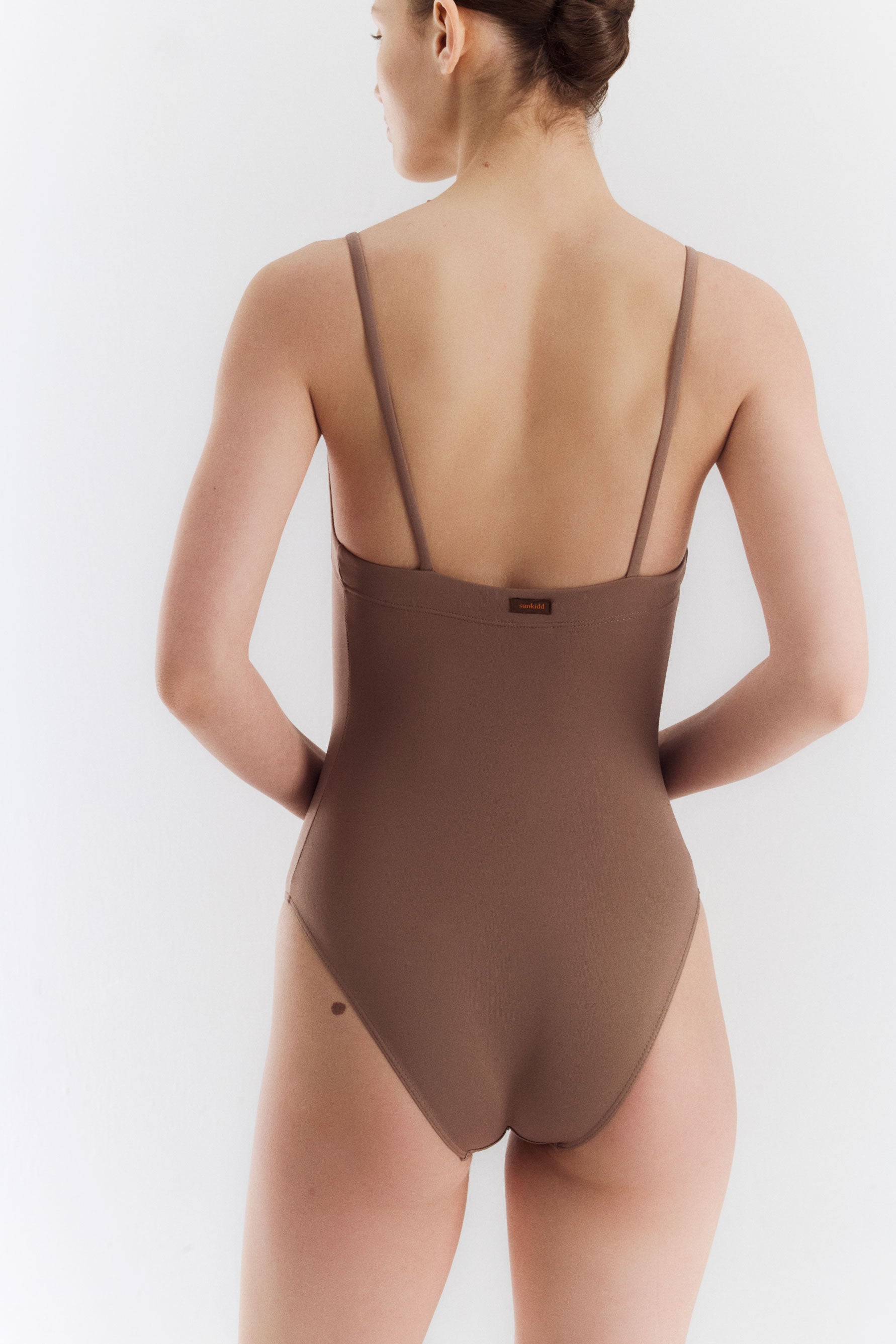 Straight-back swimsuit